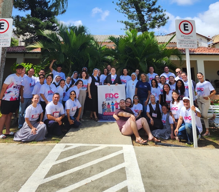 Congregação Filhas do Amor Divino comemora 155 anos com ação social para Comunidade de Emaús