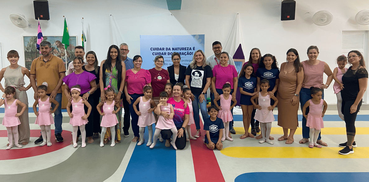 Famílias acompanham de perto o encanto e a evolução das bailarinas do Colégio das Neves